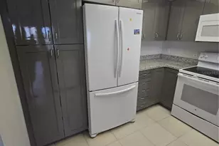 106 1st St E, Tierra Verde, FL 33715 - Photo 20