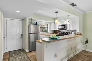 10190 Imperial Point Dr W, Largo, FL 33774 - Photo 8