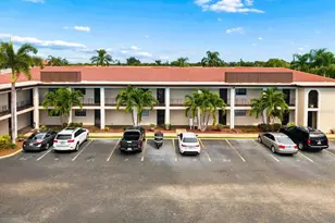 10190 Imperial Point Dr W, Largo, FL 33774 - Photo 2