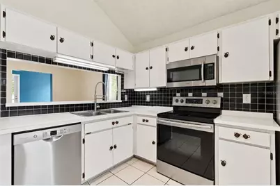 24138 Twin Court, Land O Lakes, FL 34639 - Photo 14