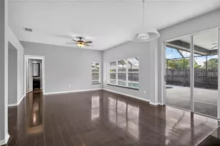 10306 Early Mist Ln, Riverview, FL 33569 - Photo 8
