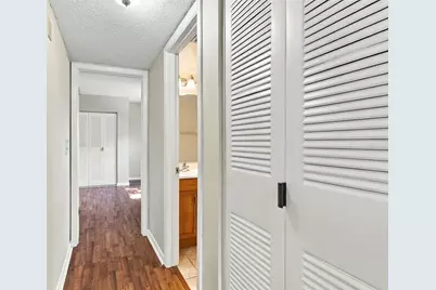 4830 Grove Point Drive, Tampa, FL 33624 - Photo 20