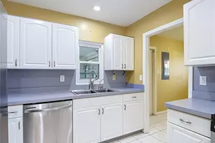905 Bluewater Dr, Sun City Center, FL 33573 - Photo 22