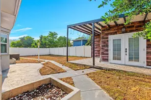 2614 W Henry Ave, Tampa, FL 33614 - Photo 14