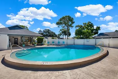 7216 Parkside Villas Drive, Saint Petersburg, FL 33709 - Photo 18