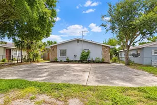 8090 50th Ave N, Saint Petersburg, FL 33709 - Photo 1