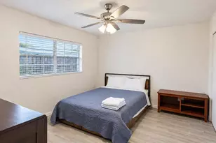 8090 50th Ave N, Saint Petersburg, FL 33709 - Photo 10