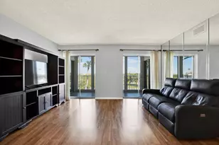 10216 Regal Dr, Largo, FL 33774 - Photo 6