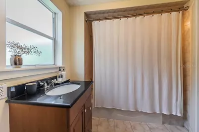 1037 18th Avenue N, Saint Petersburg, FL 33704 - Photo 16