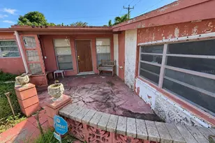 6770 McKinley St, Hollywood, FL 33024 - Photo 4