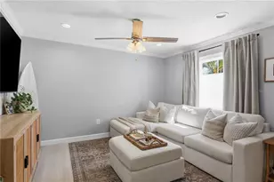8911 Blind Pass Rd, Saint Pete Beach, FL 33706 - Photo 10