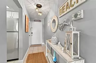 285 107th Ave, Treasure Island, FL 33706 - Photo 4