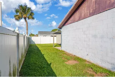 1002 Pine Ridge Circle, Brandon, FL 33511 - Photo 20