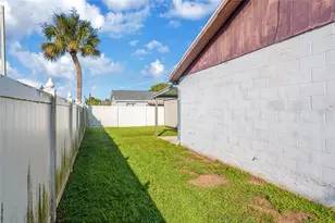 1002 Pine Ridge Cir, Brandon, FL 33511 - Photo 20