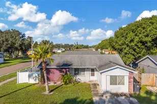 1002 Pine Ridge Cir, Brandon, FL 33511 - Photo 2
