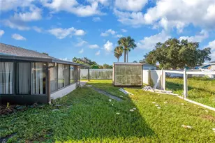 1002 Pine Ridge Cir, Brandon, FL 33511 - Photo 24