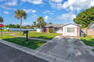 1002 Pine Ridge Cir, Brandon, FL 33511 - Photo 18