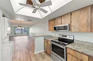 12300 Park Blvd, Seminole, FL 33772 - Photo 10