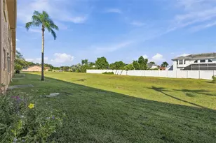 12300 Park Blvd, Seminole, FL 33772 - Photo 18