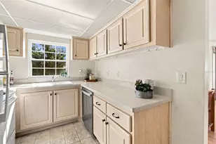 210 N Bayshore Blvd, Clearwater, FL 33759 - Photo 14