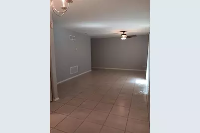 1909 Golden Glade Court #102, Tampa, FL 33612 - Photo 8