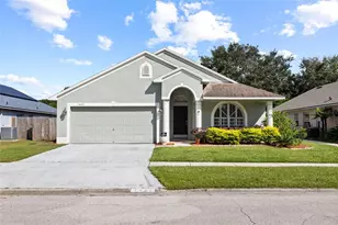 1401 Lake Shore Ranch Dr, Seffner, FL 33584 - Photo 2
