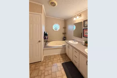12146 Stanley Drive, Fountain, FL 32438 - Photo 20