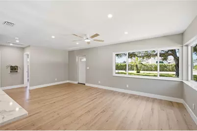 1900 60th Street S, Gulfport, FL 33707 - Photo 8