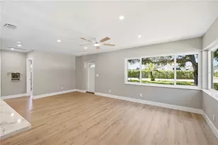 1900 60th St S, Gulfport, FL 33707 - Photo 8