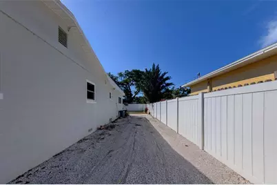 5688 34th Ave N, Saint Petersburg, FL 33710 - Photo 32