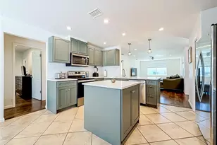 1852 Sourwood Blvd, Dunedin, FL 34698 - Photo 12