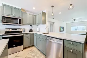 1852 Sourwood Blvd, Dunedin, FL 34698 - Photo 8