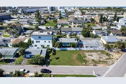 18018 4th Street E, Redington Shores, FL 33708 - Photo 14