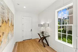 460 Gilman Pl N, Saint Petersburg, FL 33716 - Photo 2