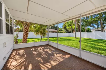 7116 Date Palm Avenue S, Saint Petersburg, FL 33707 - Photo 18