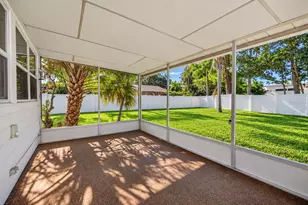 7116 Date Palm Ave S, Saint Petersburg, FL 33707 - Photo 18