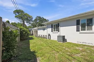 740 64th St N, Saint Petersburg, FL 33710 - Photo 26
