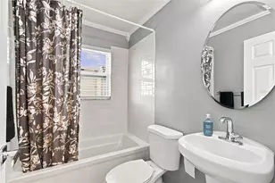 740 64th St N, Saint Petersburg, FL 33710 - Photo 16