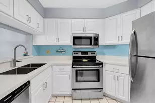 6908 Stonesthrow Cir N, Saint Petersburg, FL 33710 - Photo 14