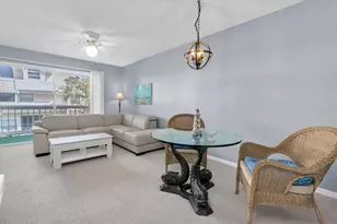 6908 Stonesthrow Cir N, Saint Petersburg, FL 33710 - Photo 4
