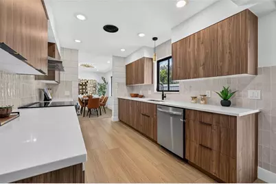 2015 Dolphin Boulevard S, Saint Petersburg, FL 33707 - Photo 20