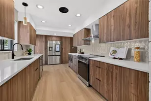 2015 Dolphin Blvd S, Saint Petersburg, FL 33707 - Photo 18