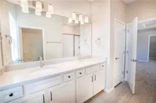 11261 Beach Walk Wy NE, Saint Petersburg, FL 33716 - Photo 20