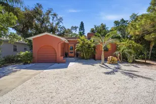 240 23rd Ave S, Saint Petersburg, FL 33705 - Photo 1
