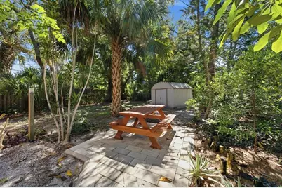 240 23rd Avenue S, Saint Petersburg, FL 33705 - Photo 10