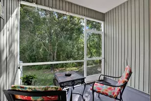 11041 Black Swan Ct, Seffner, FL 33584 - Photo 16