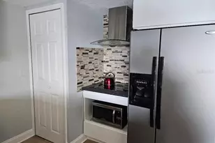 125 110th Ave, Treasure Island, FL 33706 - Photo 6