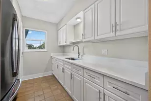 6982 Sunset Dr S, South Pasadena, FL 33707 - Photo 6