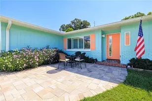 929 Santa Monica Dr, Dunedin, FL 34698 - Photo 1