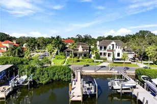 200 Brightwaters Blvd NE, Saint Petersburg, FL 33704 - Photo 2